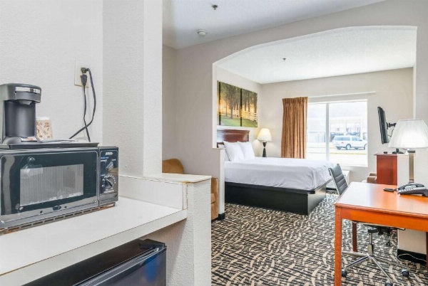 Days Inn by Wyndham Coliseum Montgomery AL image 13