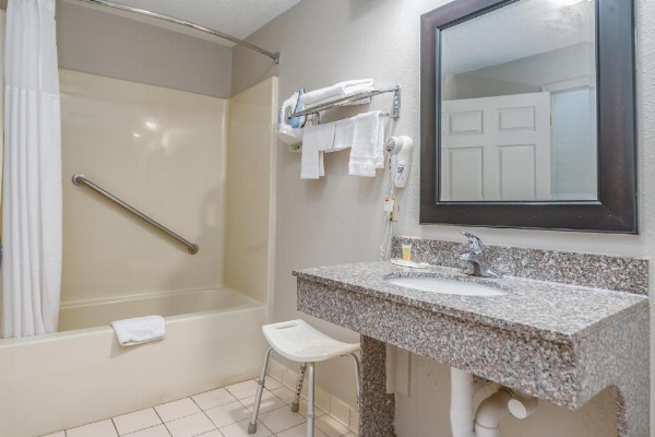 Days Inn by Wyndham Coliseum Montgomery AL image 22