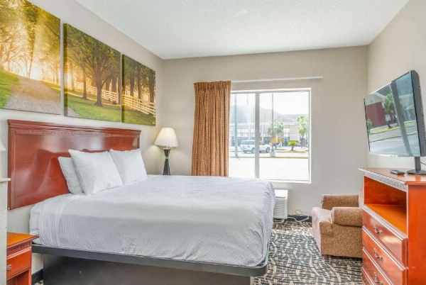 Days Inn by Wyndham Coliseum Montgomery AL image 32