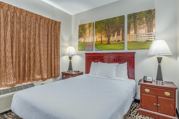 Days Inn by Wyndham Coliseum Montgomery AL image 4